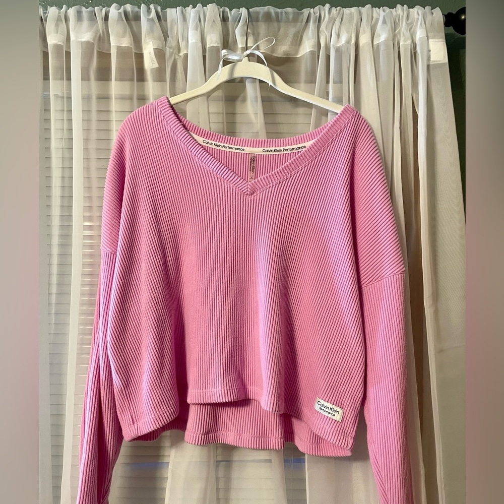 Calvin Klein Performance Ribbed Open V-Neck Pullover Sweater Women’s Medium